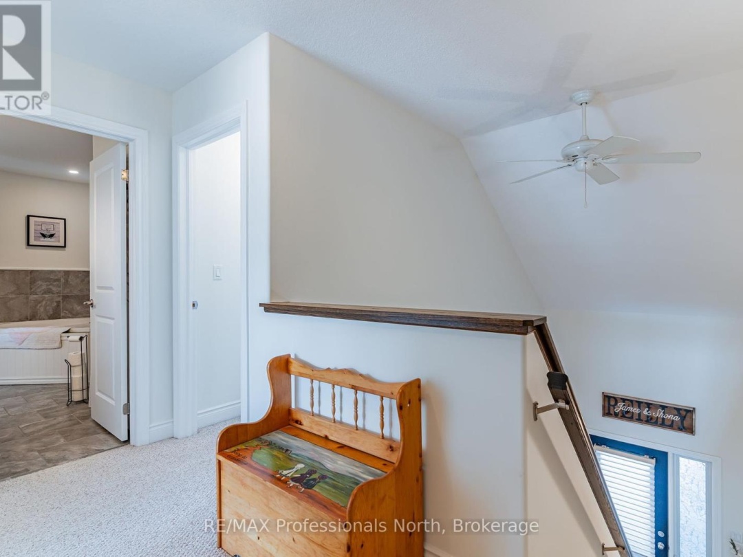 13 68 Webb Circle, Kashagawigamog Lake