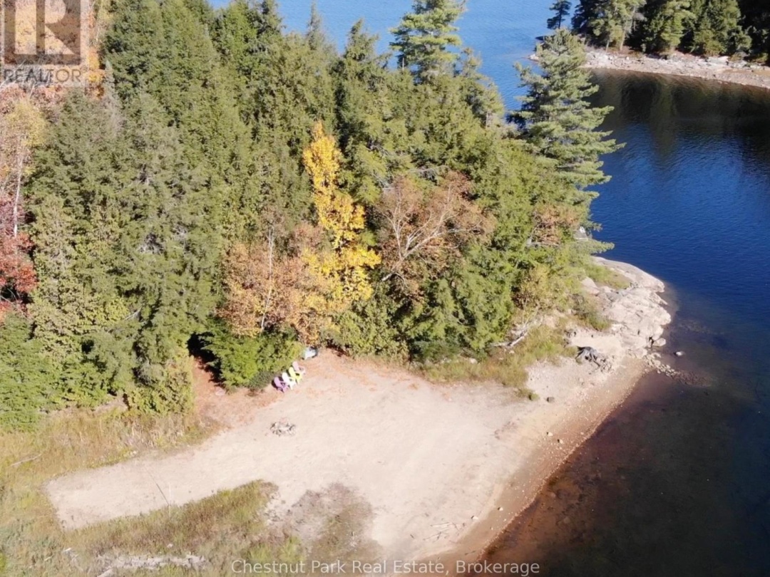 1062 ELMHURST LANE, Kennisis Lake