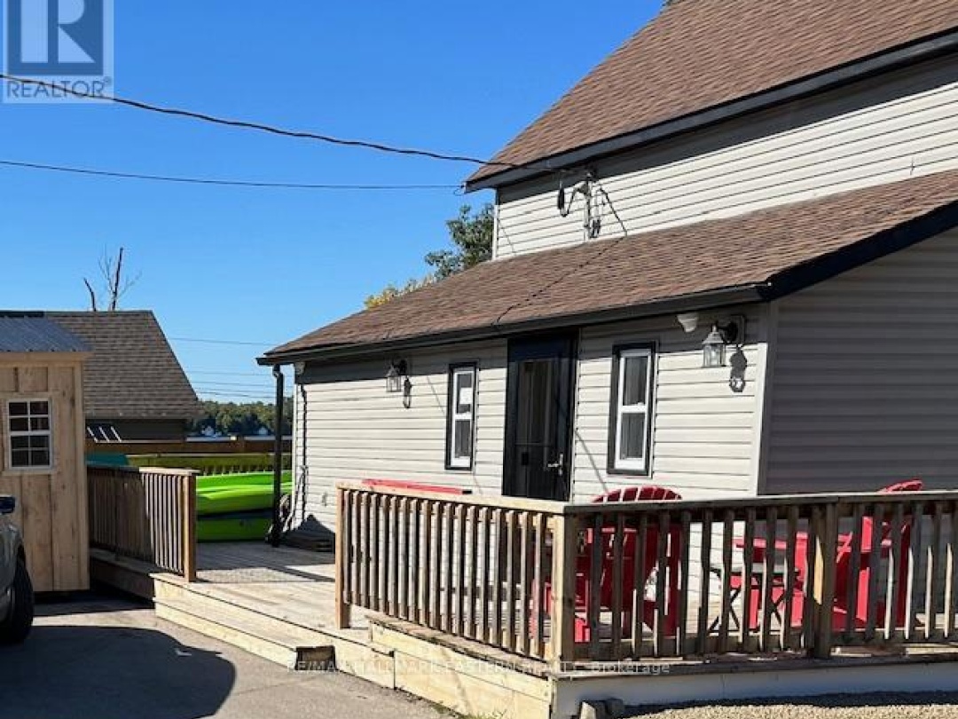 42 Pavillion Road, Sturgeon Lake