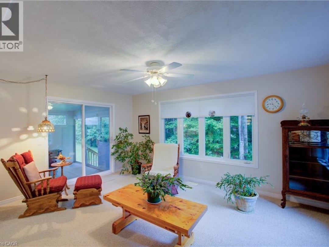 54 SPRINGWOOD Crescent, 