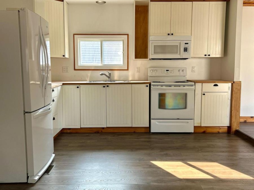 8 - 1701 HIGHWAY 11,