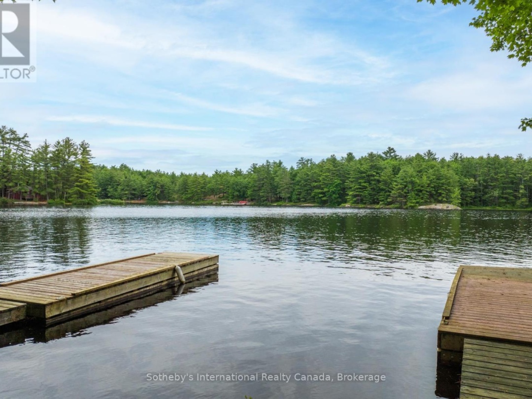 16Lk 1 Wolf Island, Kahshe Lake
