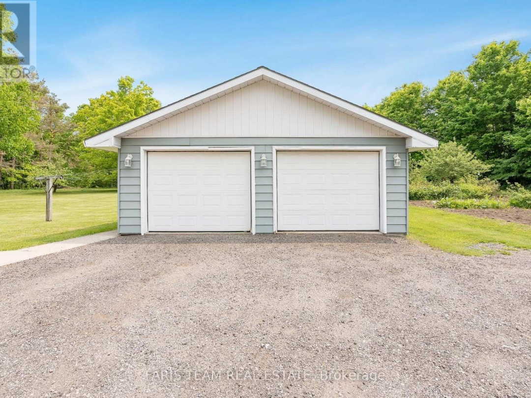 1669 Newton Street, Tay