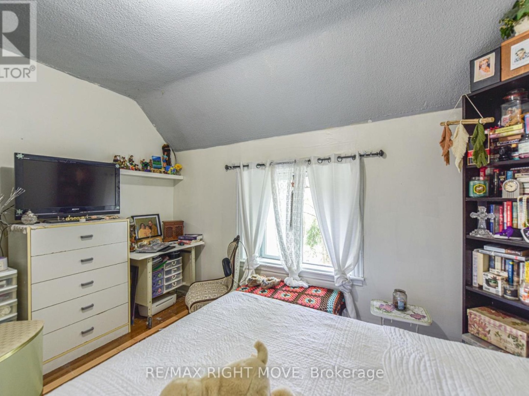 50 ALBERT STREET N, 