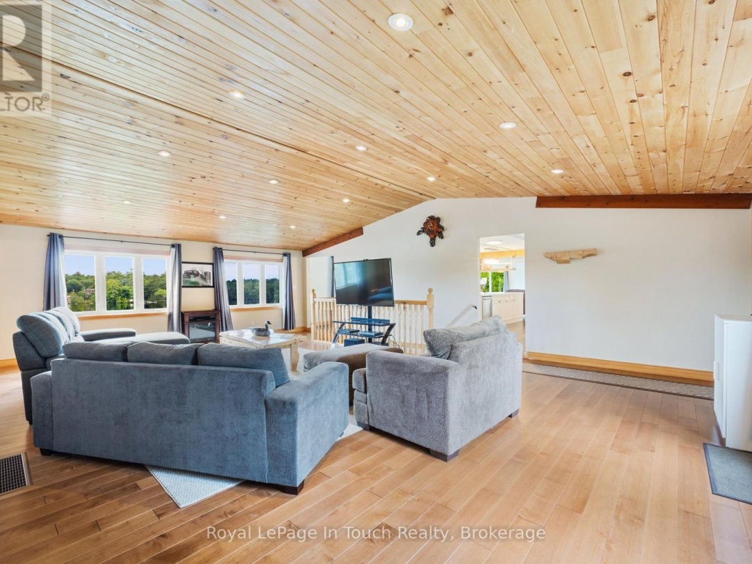 288 KINGS FARM ROAD, Gloucester Pool