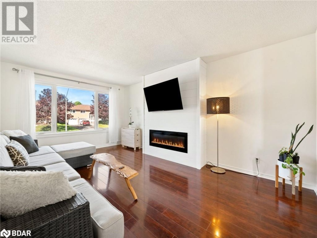 2 CHESTNUT Place, 