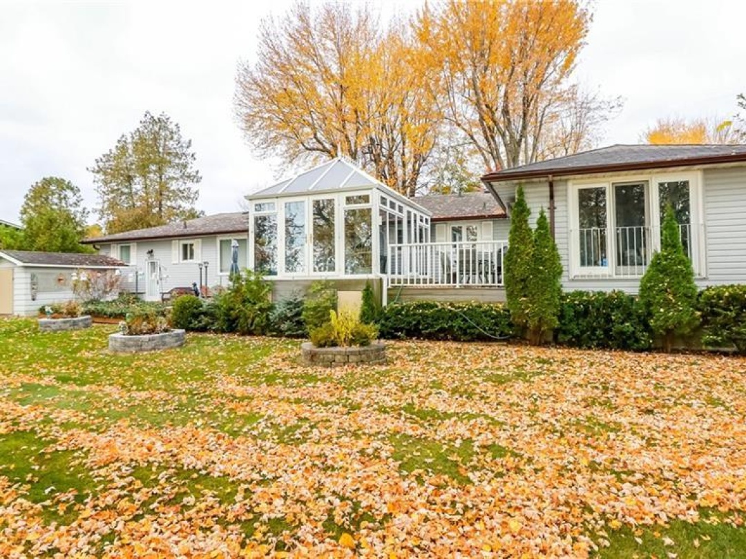 155 PARKSIDE DR Drive, Lake Simcoe