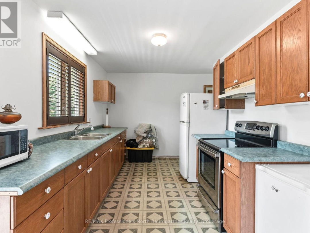 1144 BOSHKUNG LAKE ROAD, 
