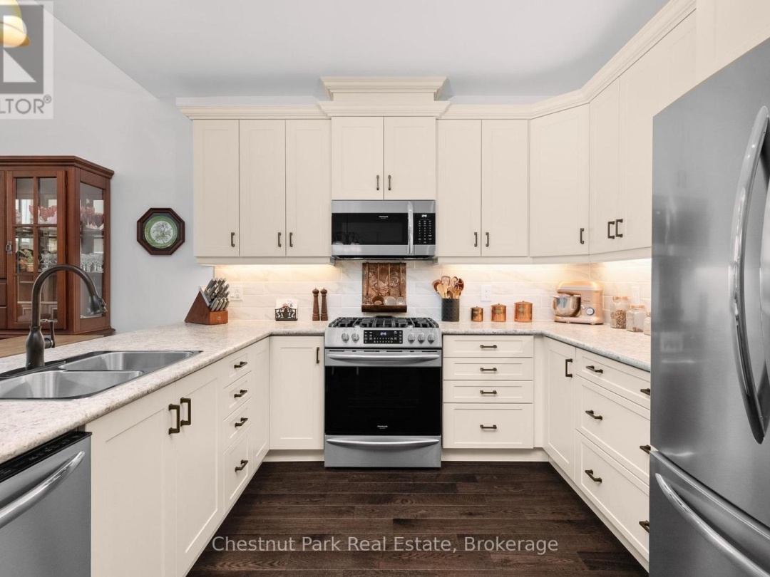 25 Durham Road, Muskoka River