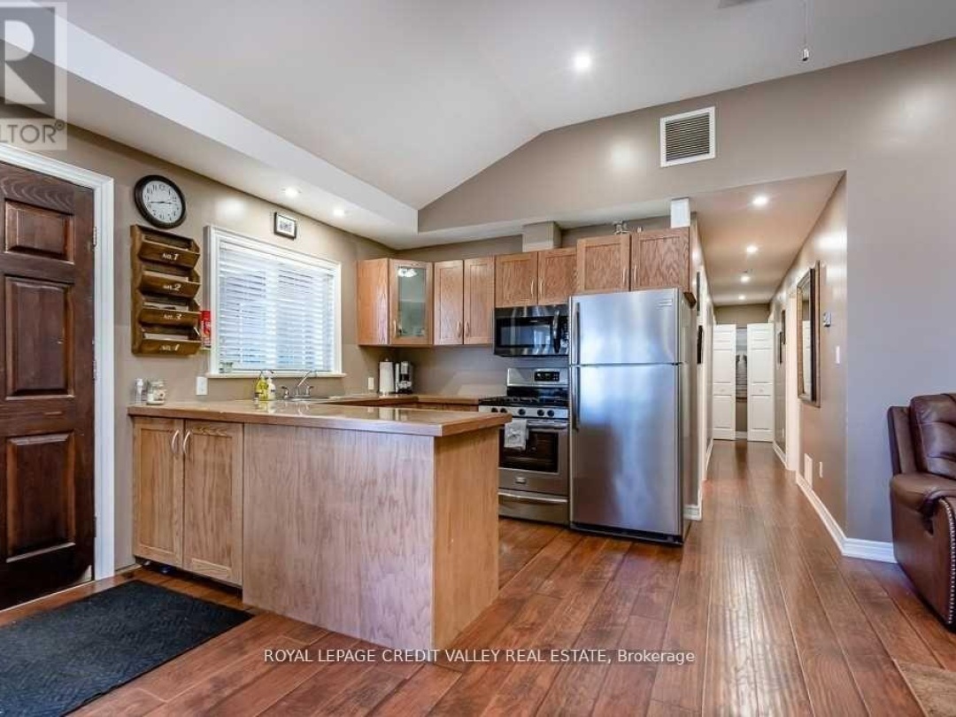 230 Robins Point Road, Georgian Bay