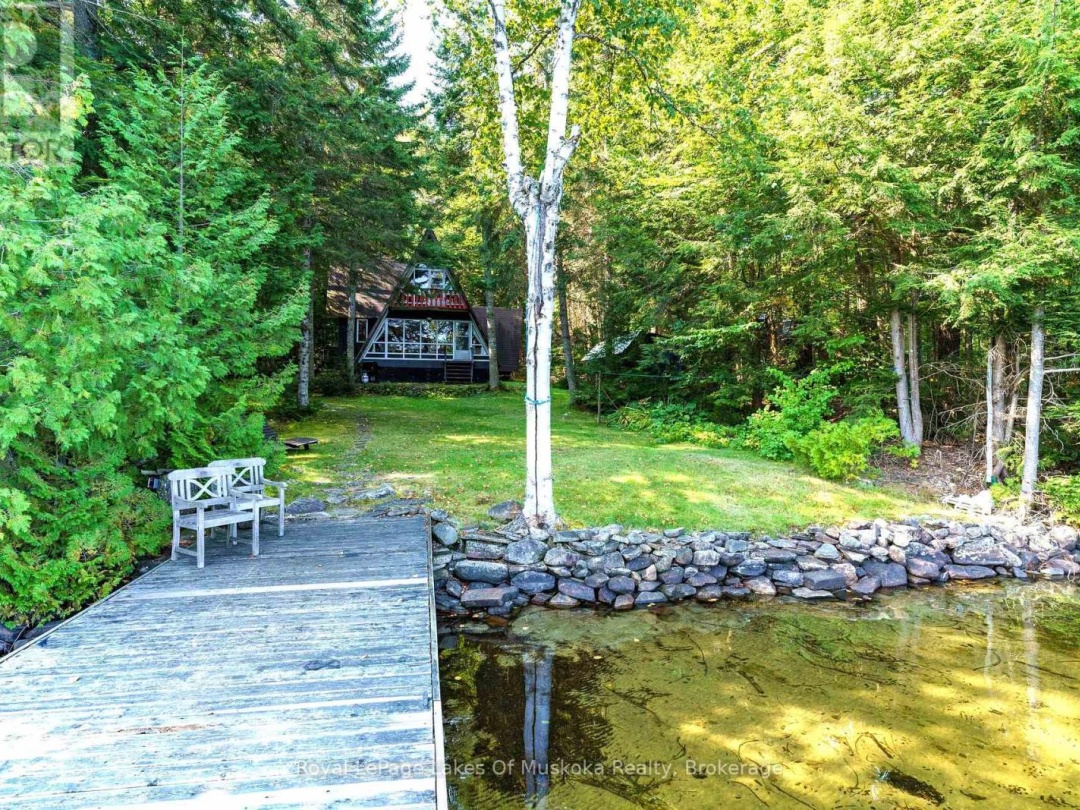 1363 West Oxbow Lake Road, Oxbow Lake