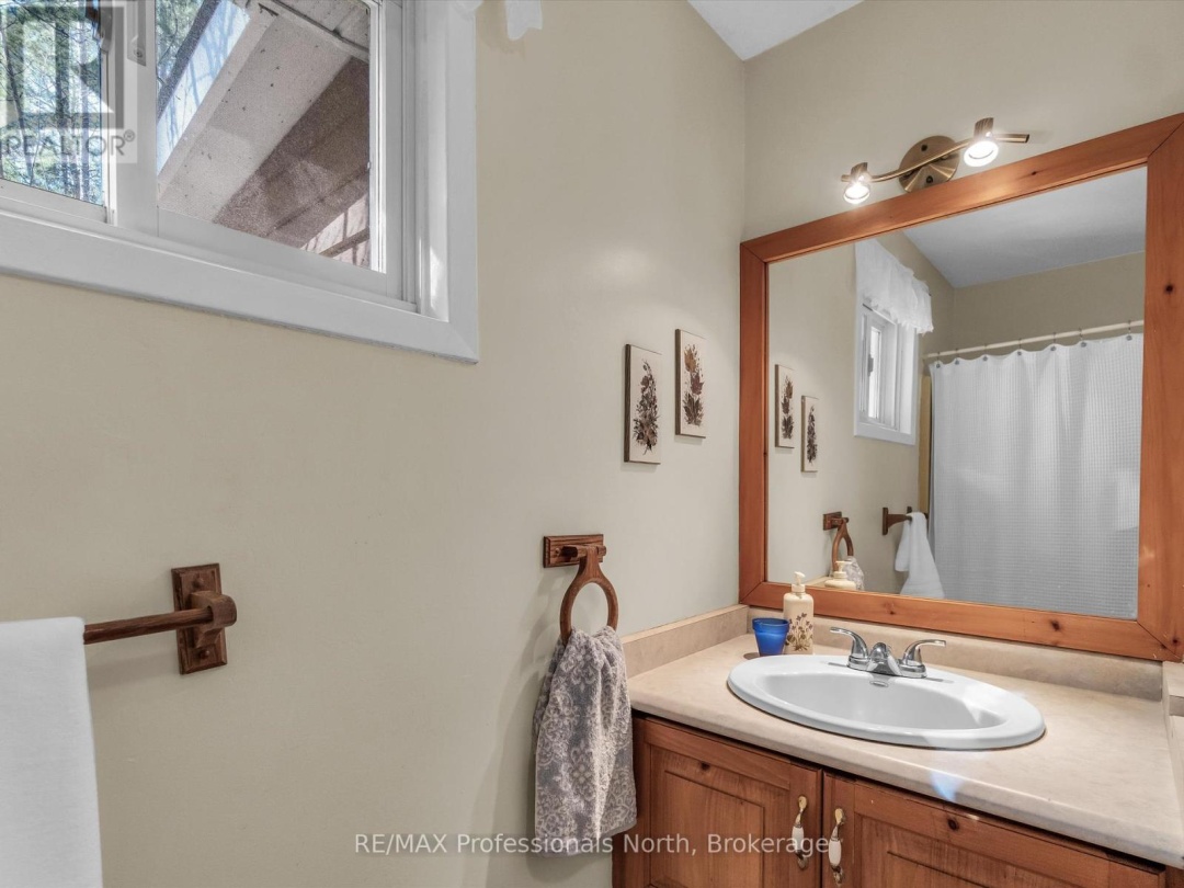 1273 Williamsport Road, Big East Lake