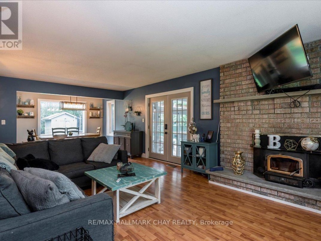 4049 Bayview Avenue, Ramara