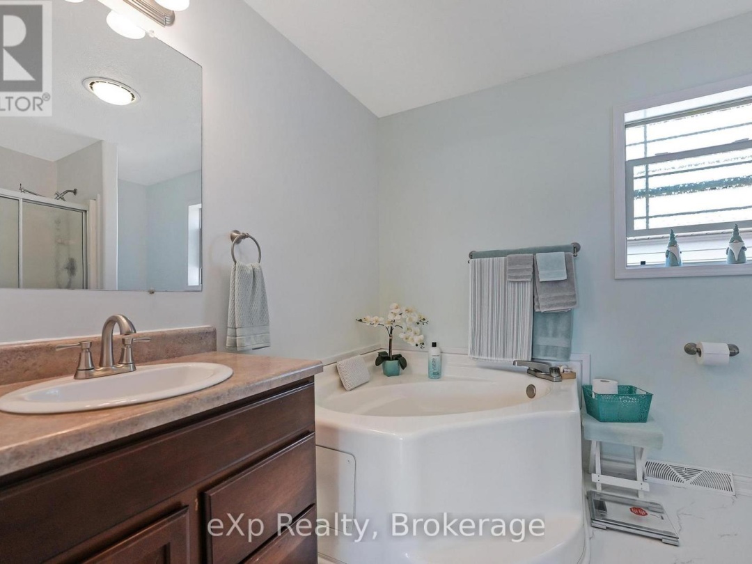 53 CREEKSIDE CIRCLE, 