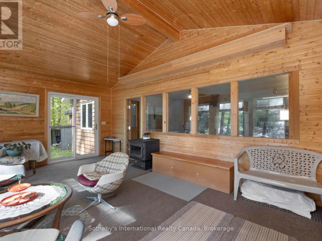 14 Burnegie Lane, Otter Lake