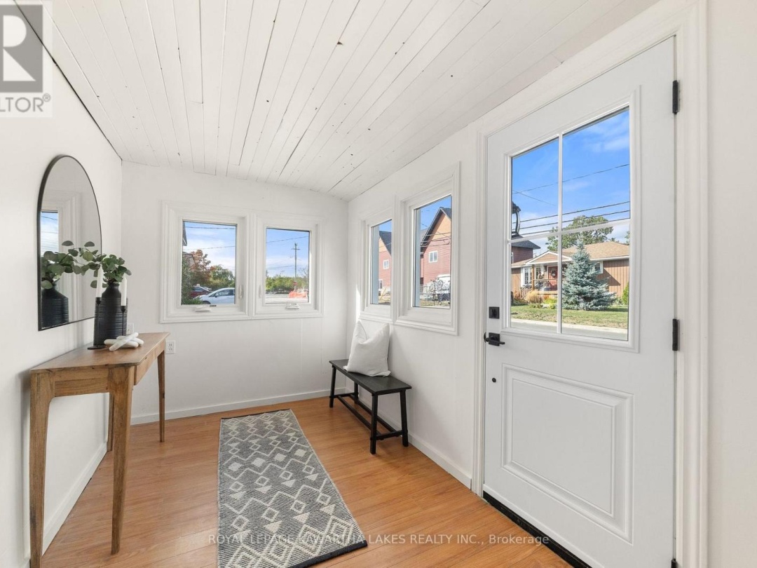 19 PRINCE STREET E, 
