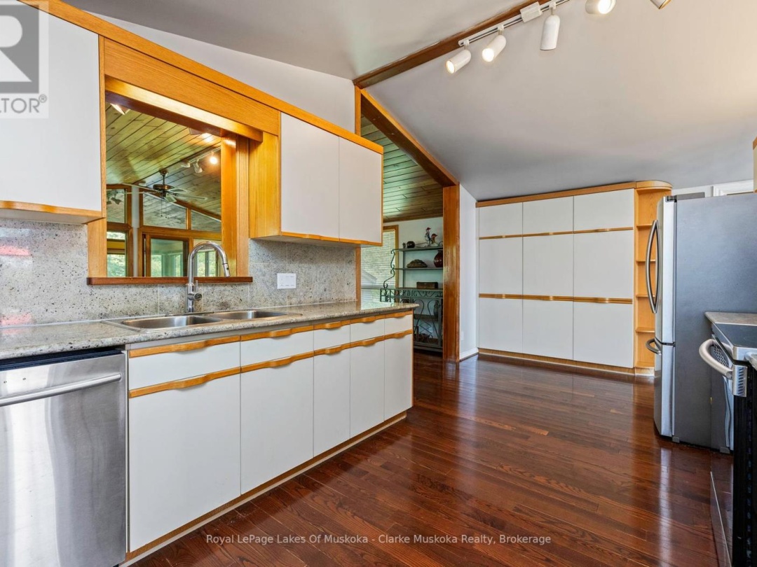 104 POINTS OF VIEW ROAD, 