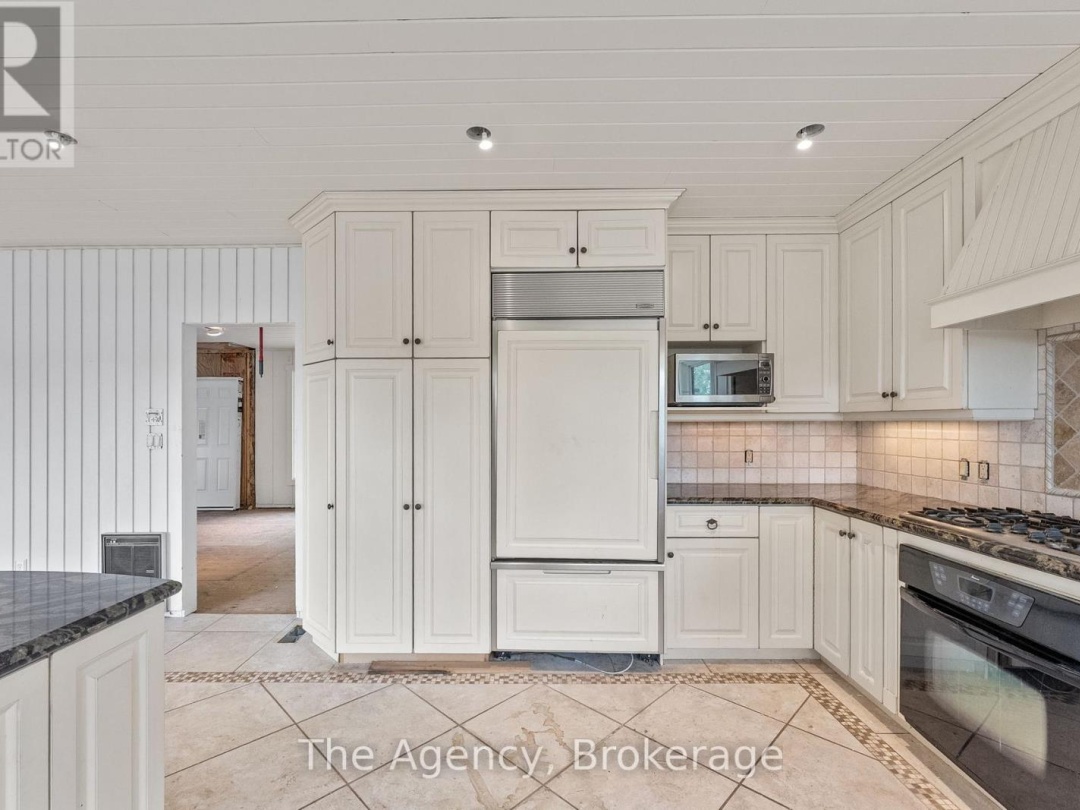 80 Tall Timbers Road, Lake Joseph