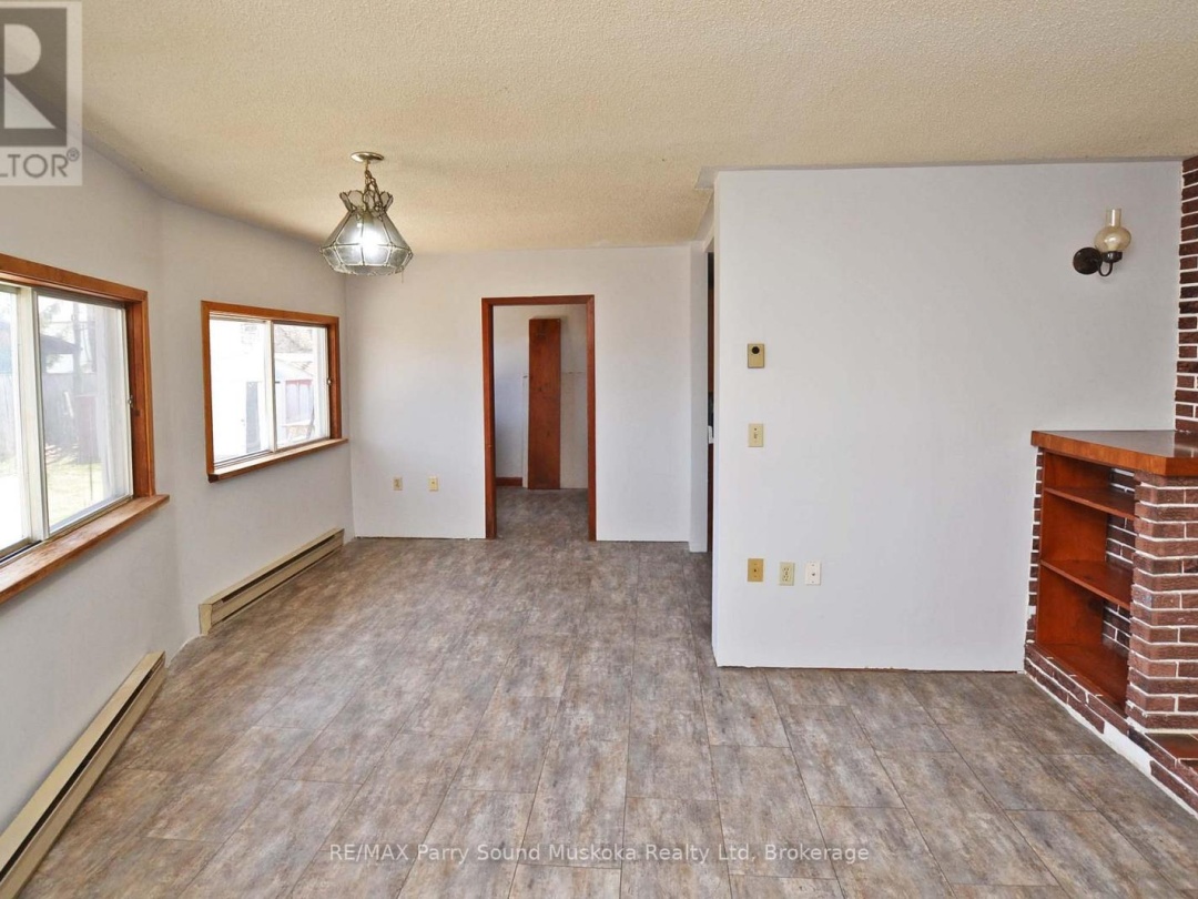 17 19 Church Street, Parry Sound