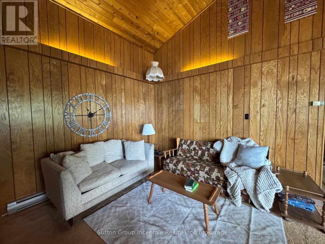 1017 Goldfinch Court, Sparrow Lake