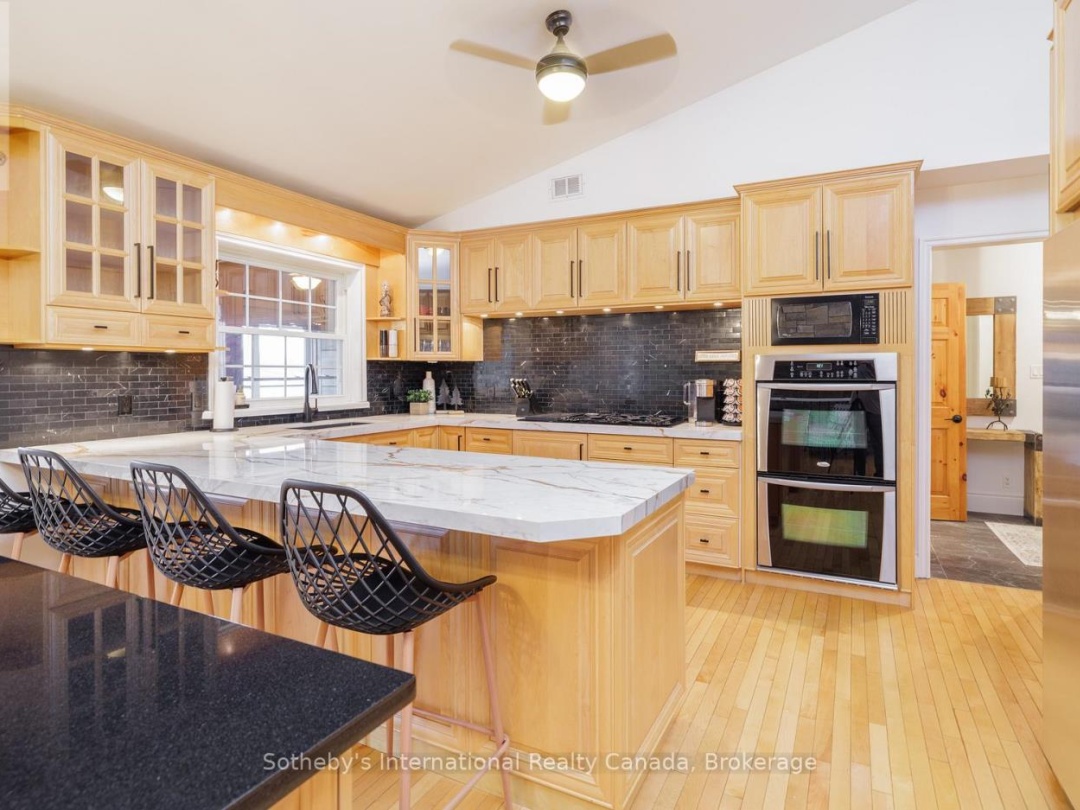 427 West Browns Road E, Weeduck Lake