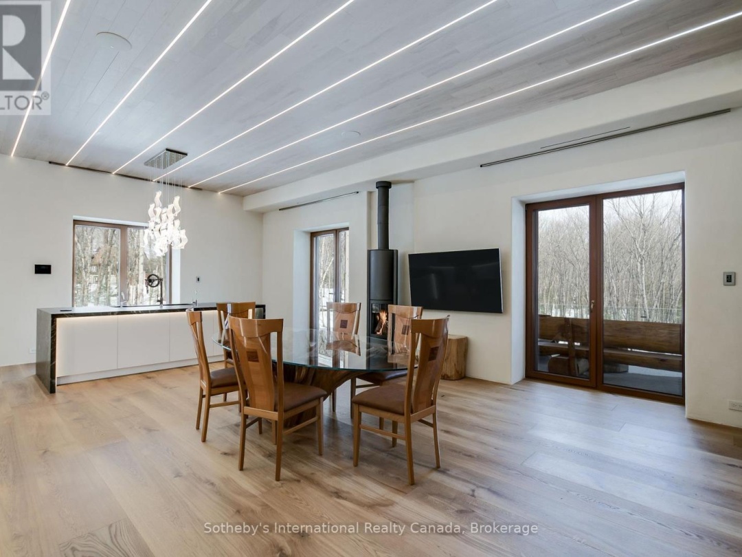 1739 Trapper's Trail Road, Miskwabi Lake