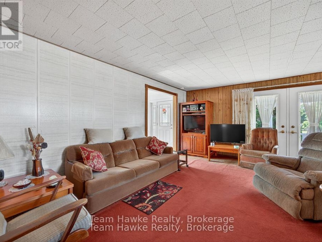 203 WOODLANDS AVENUE, 