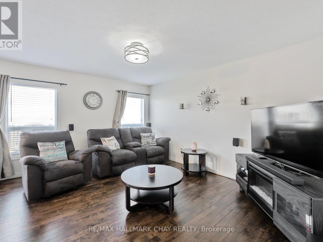 5 800 West Ridge Boulevard, Orillia