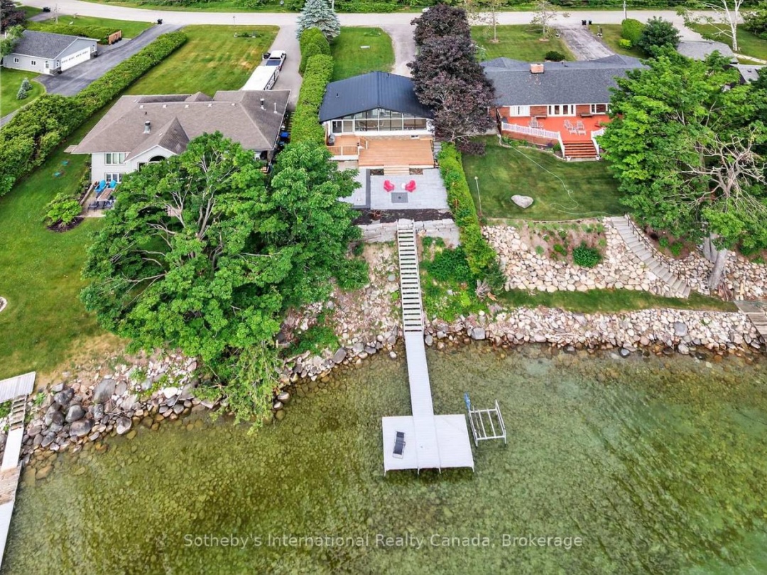 211 MOON POINT DRIVE, 