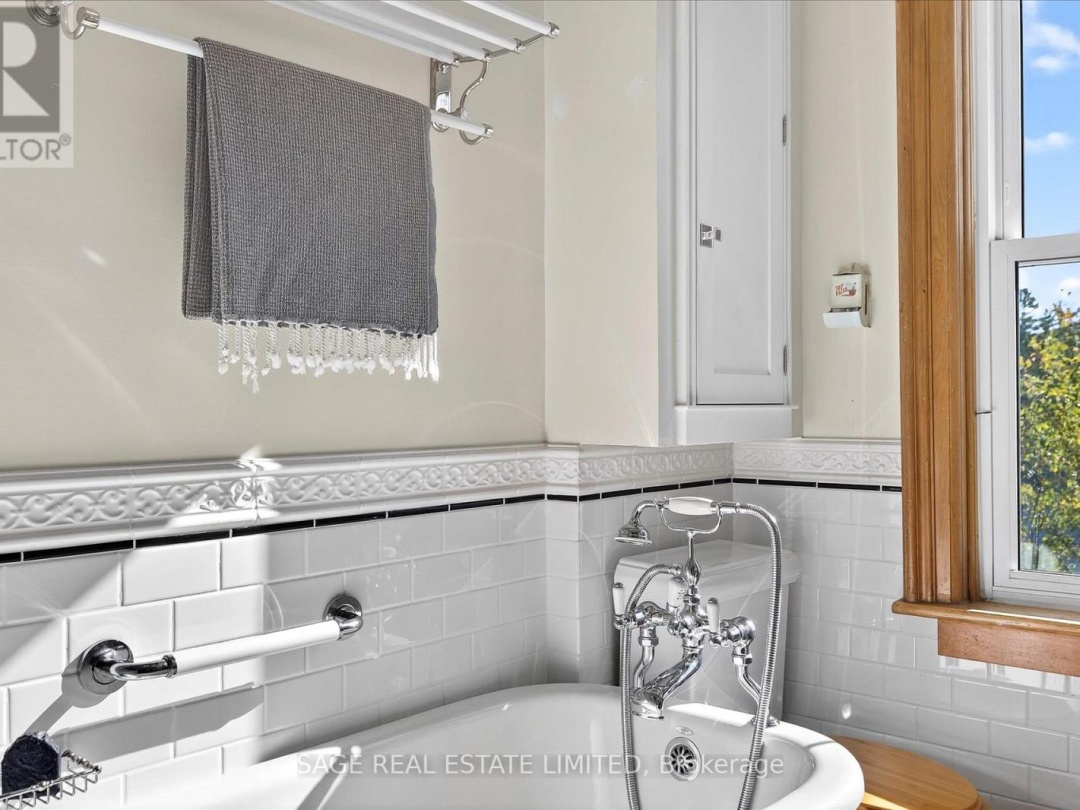 33 NORTH WATER STREET, 