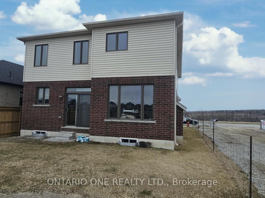 3129 Orion Boulevard, Orillia