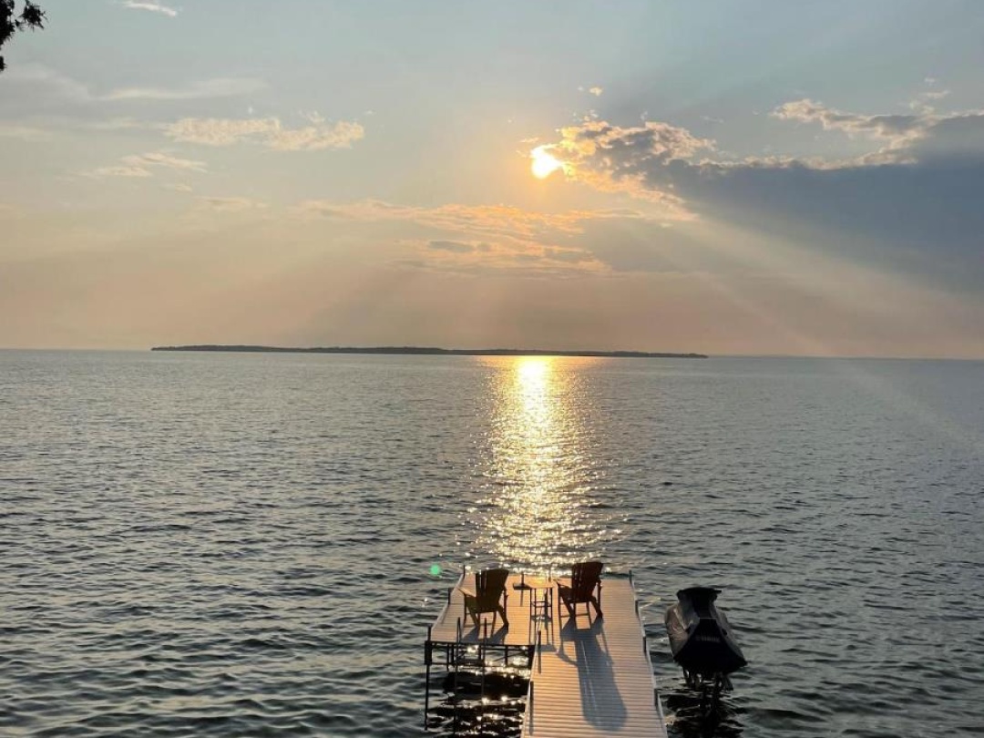 210 Morrison Avenue, Lake Simcoe
