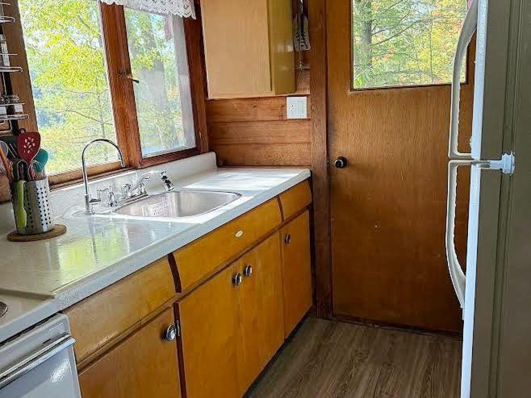 744 10 BAXTER ISLAND, 