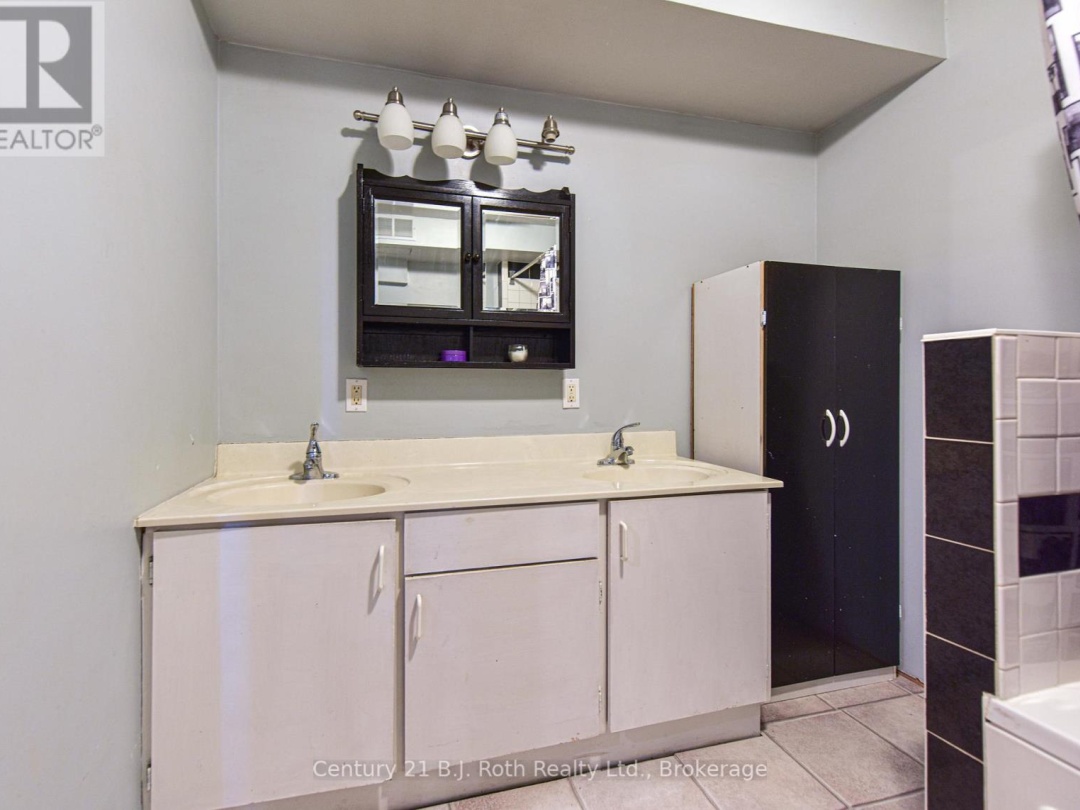 5135 SIDEROAD 25, 