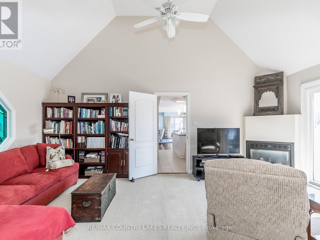 98 TURTLE PATH, Lake Simcoe