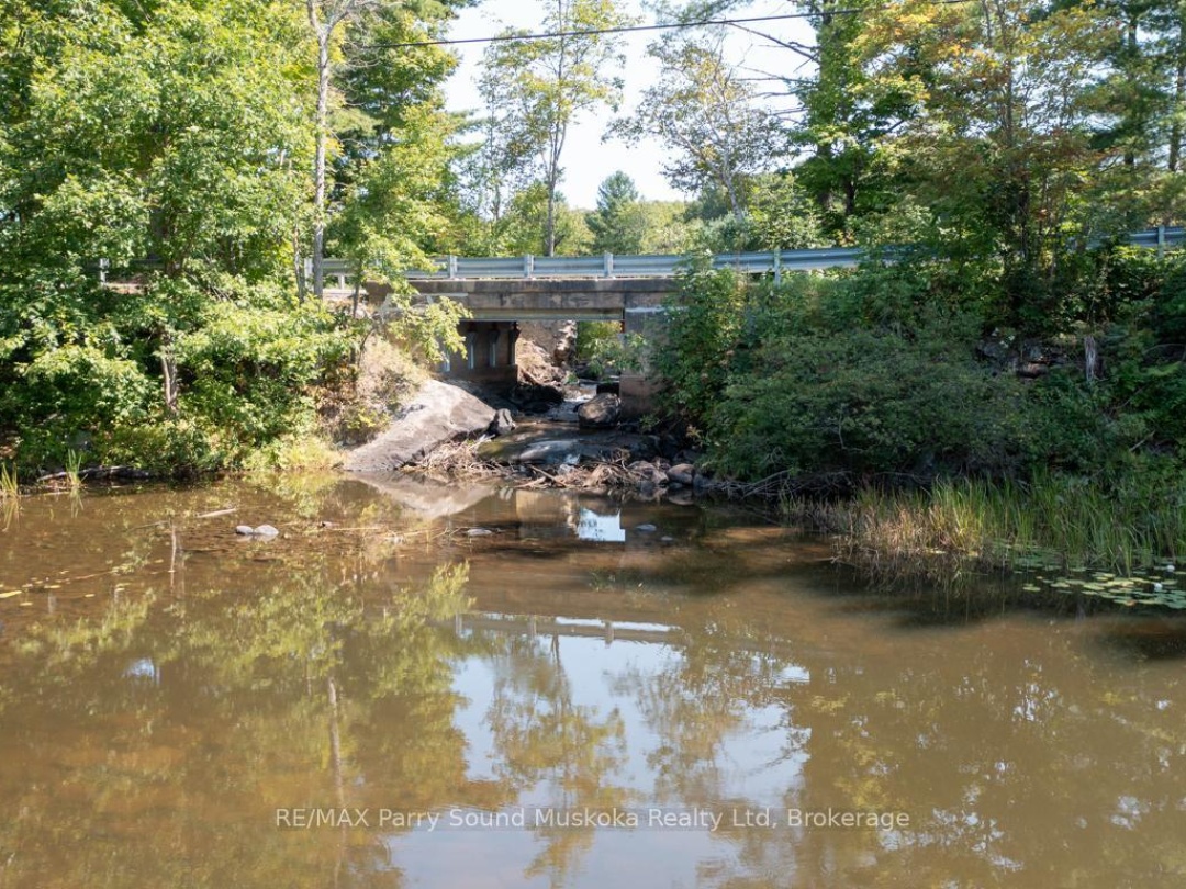 7 Blackstone Lake Road, Blackstone Lake