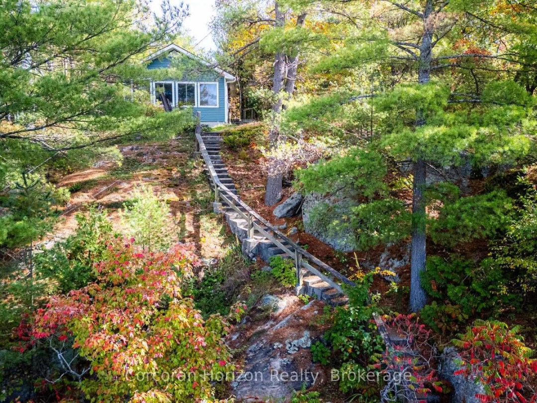 566 HUNGRY BAY ROAD W, 