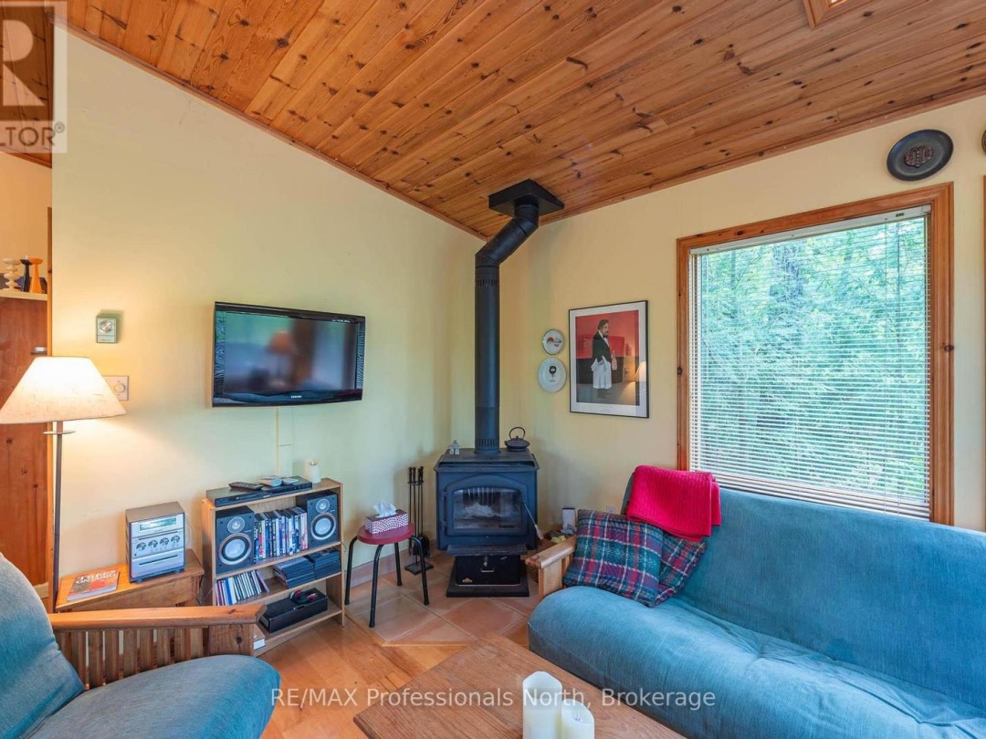 1023 Maiden Trail, Bob Lake