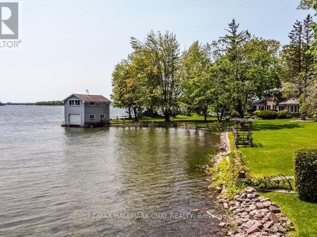 5566 Gray's Bay Road, Lake Couchiching