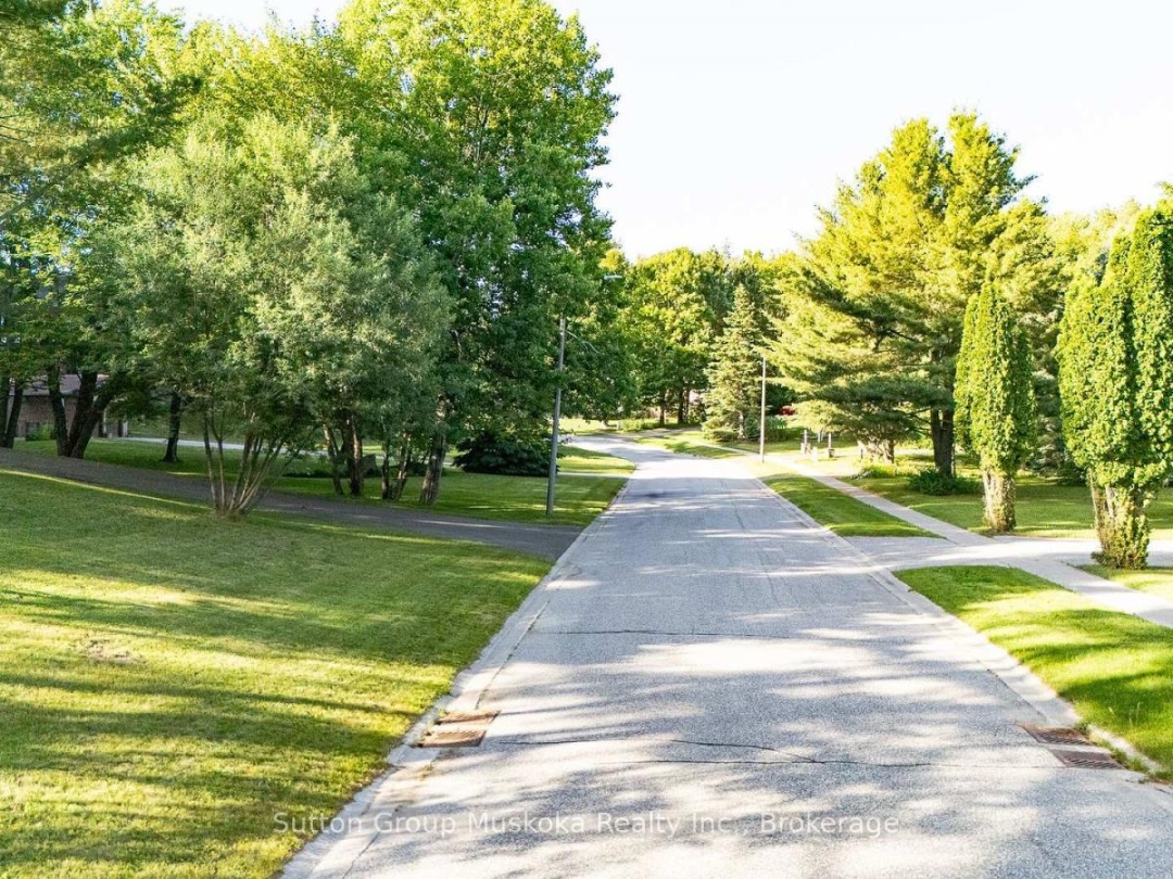 12 SILVER OAKS CRESCENT, 
