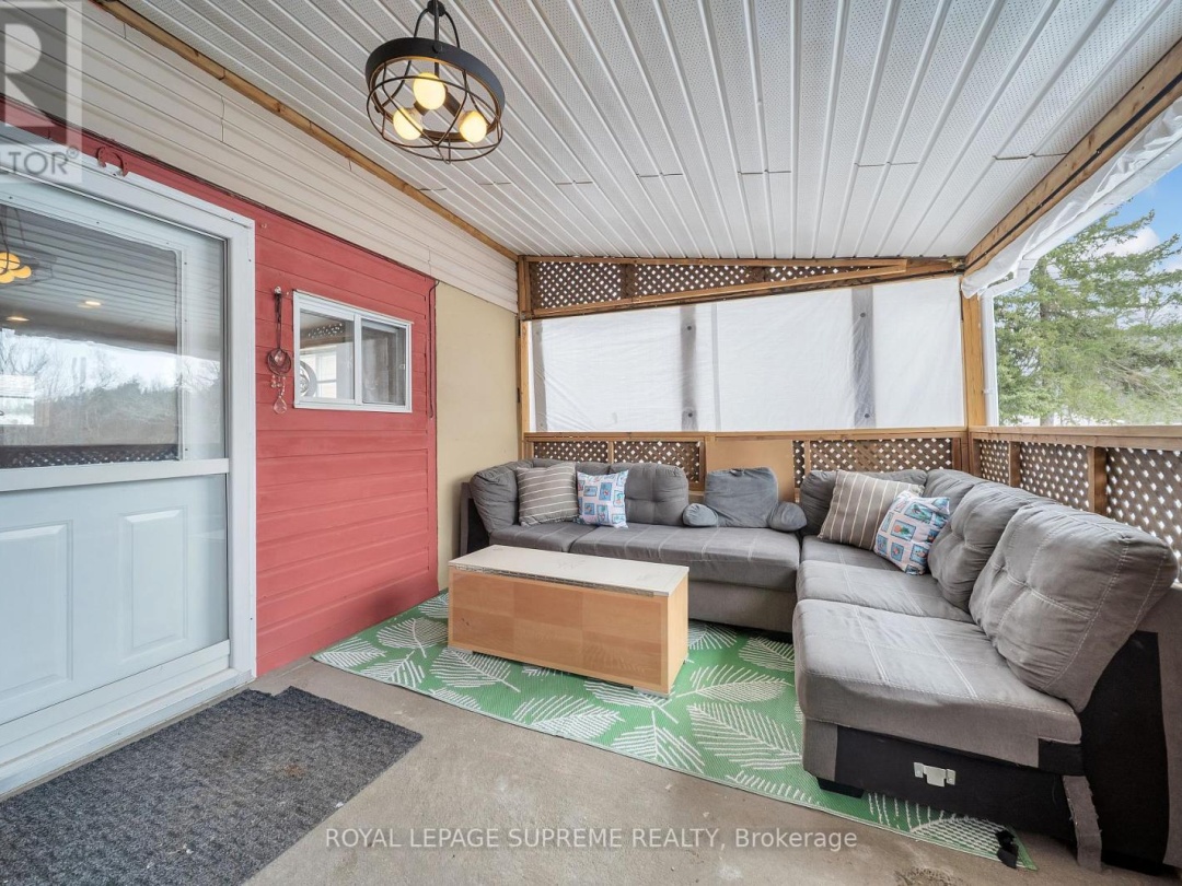 8740 12 Highway, Oro-Medonte