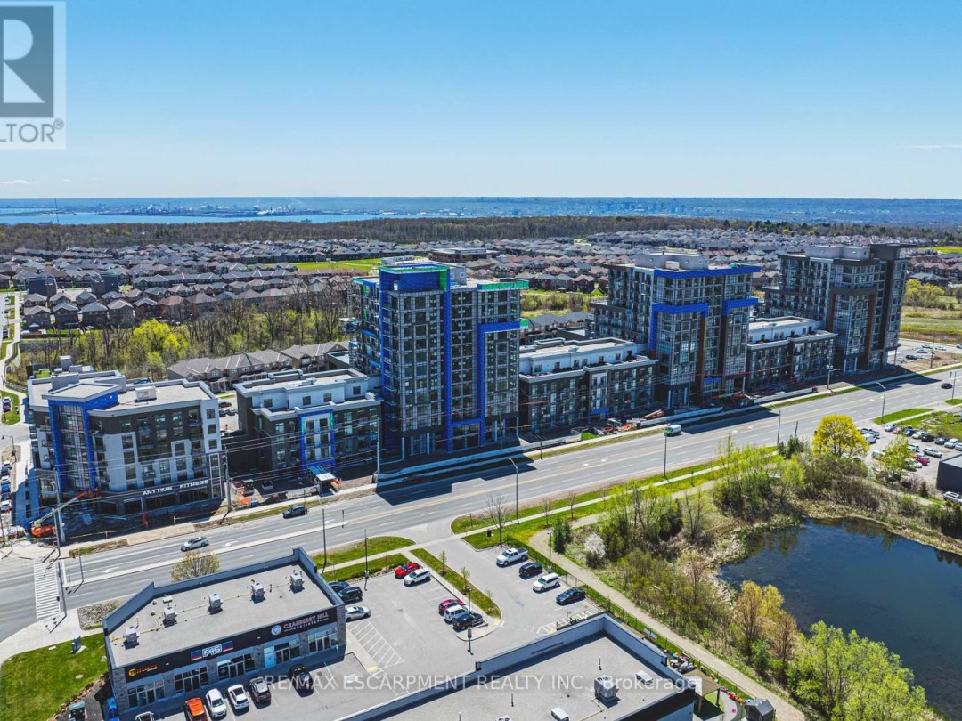 327 - 460 DUNDAS STREET E, 