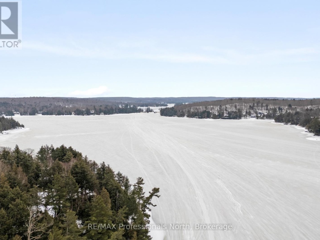 1307 Watts Road W, Kennisis Lake