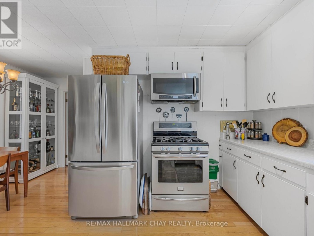 1125 WOODLAND DRIVE, Lake Simcoe