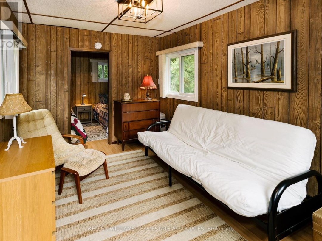 6415 KENNISIS LAKE ROAD, Kennisis Lake