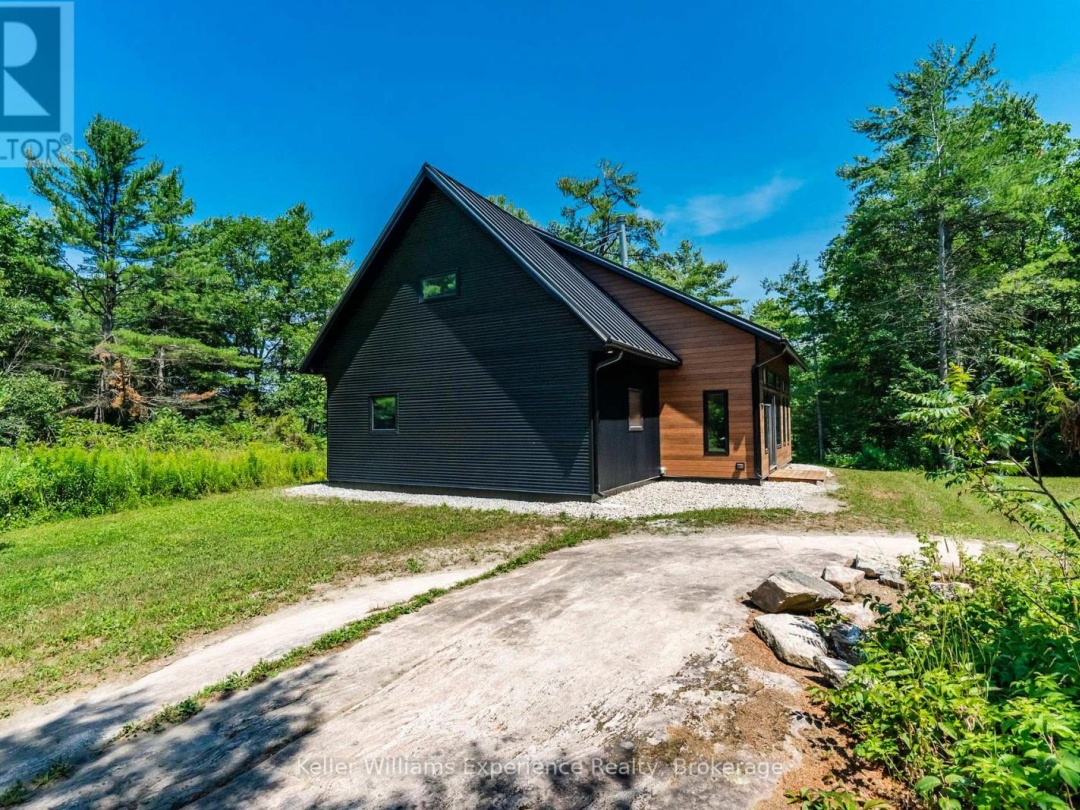 753 HONEY HARBOUR ROAD, 