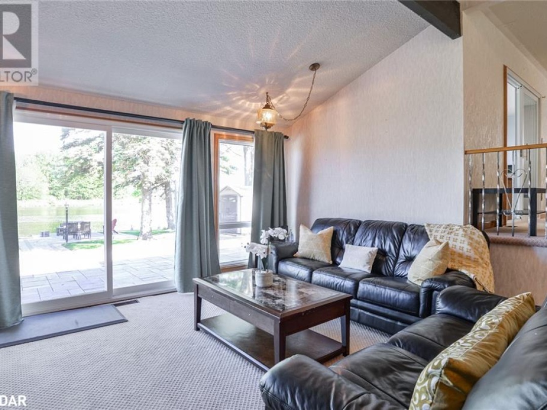 35 OLD INDIAN Trail, 
