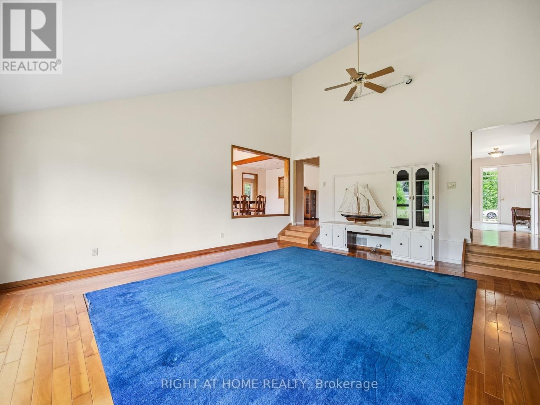 1415 CUNNINGHAM CRESCENT, 