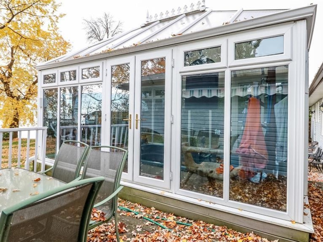 155 PARKSIDE DR Drive, Lake Simcoe