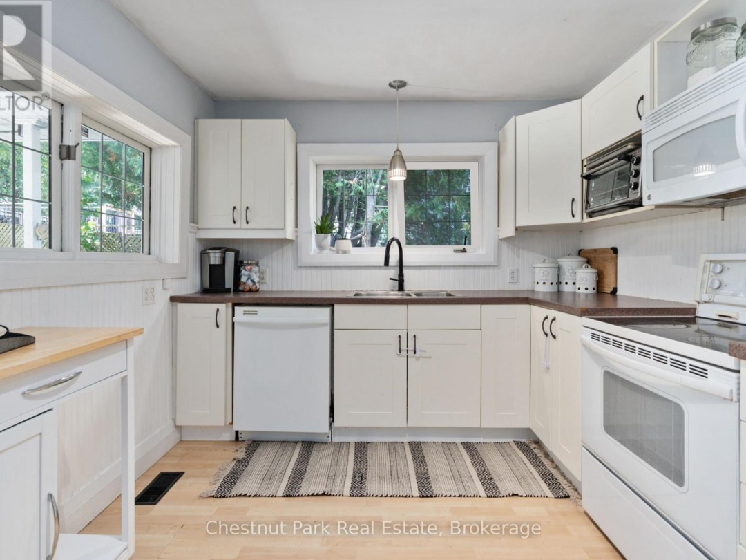 3 CORA STREET E, 